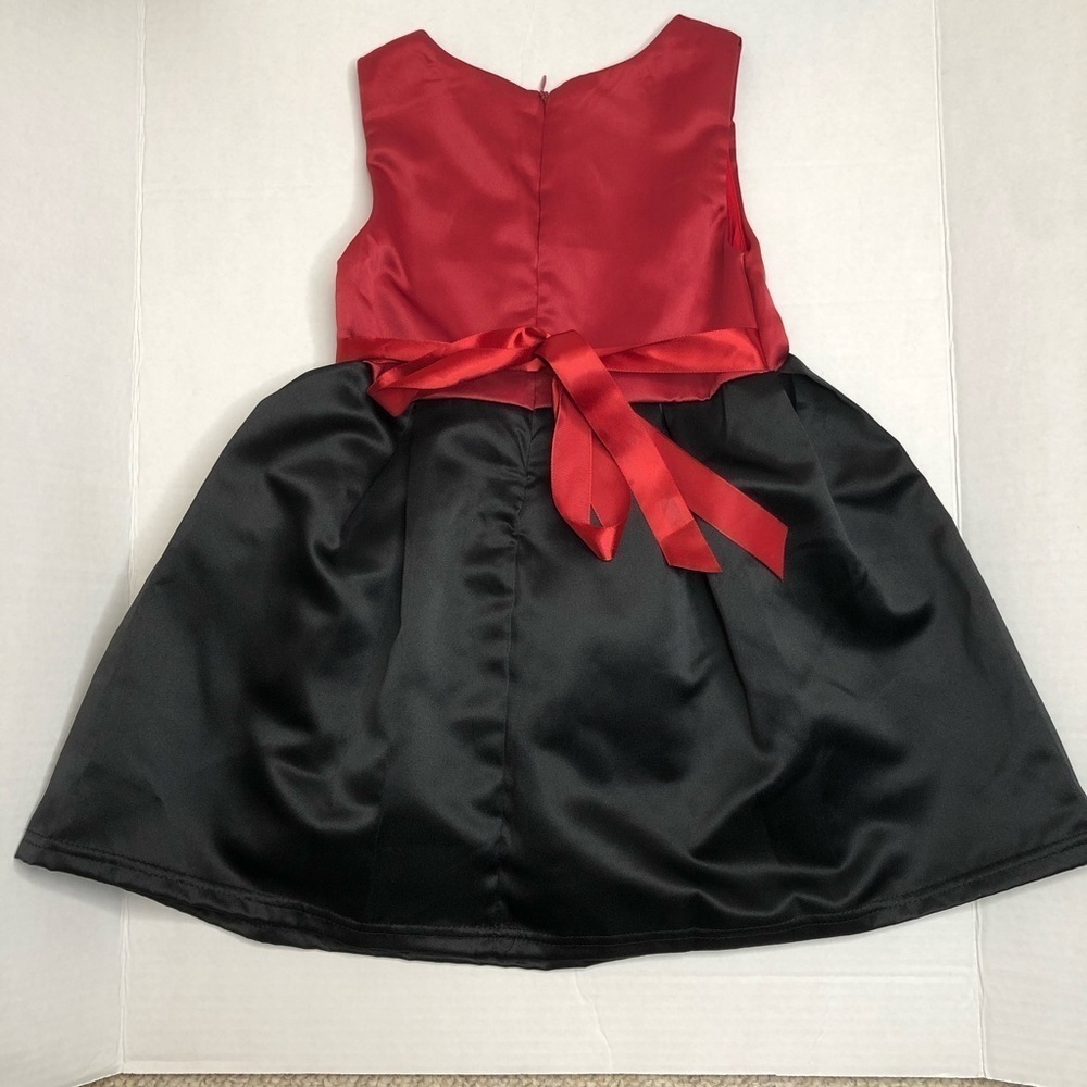Toddler girl black and red embroidery sleeveless dress size 4 - Picture 3 of 8